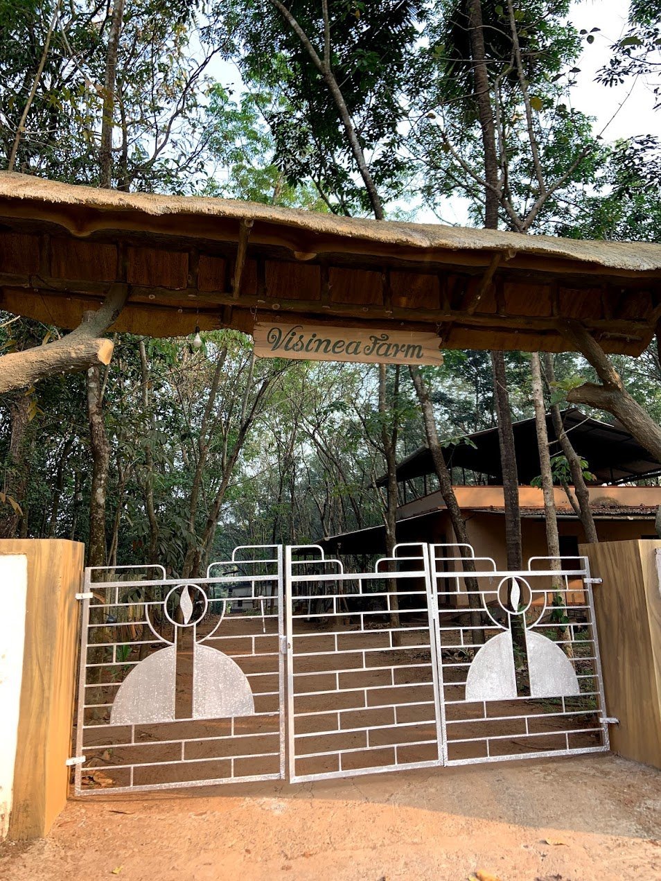 The gate at La Visnea Farm